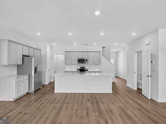 5th image of 3052 Humdala Pl #230