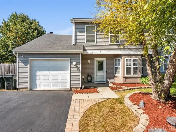126 Pinehurst Dr, Mundelein, IL 60060