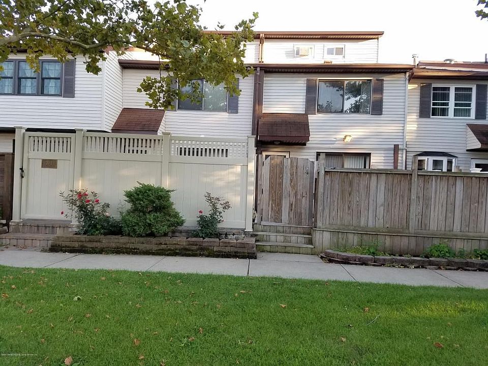 1st image of 18 Bunnell Ct #A