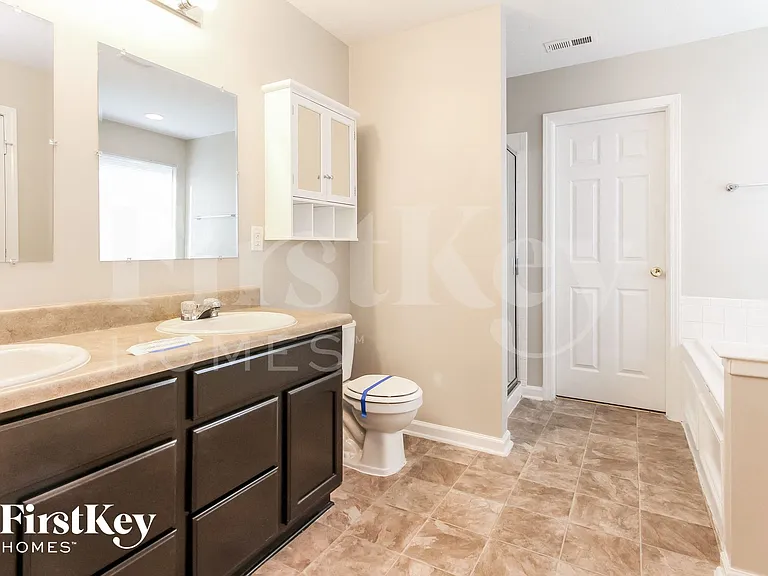 527 Hollow Pear Dr — Photo 9