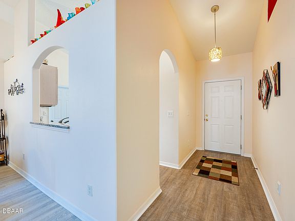 3rd image of 24 Wellesley Ln