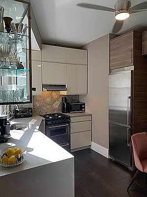 2nd image of 320 W 87th St APT 6W1