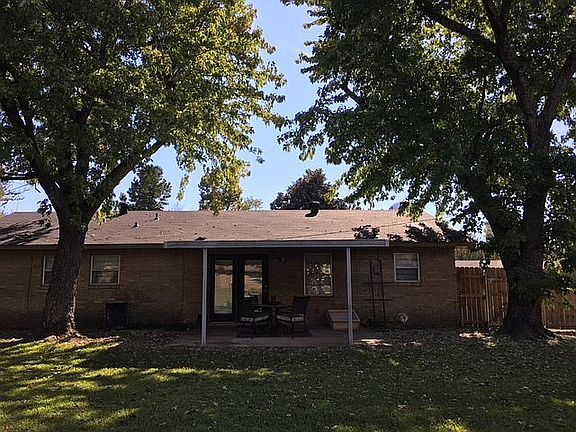 4th image of 2455 Briarwood Dr