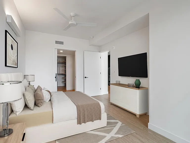 Venue Residences — Photo 59
