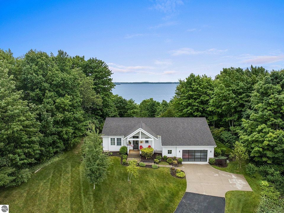 1st image of 8127 S Shoreside Dr