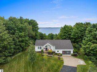 8127 S Shoreside Dr, Traverse City, MI 49684