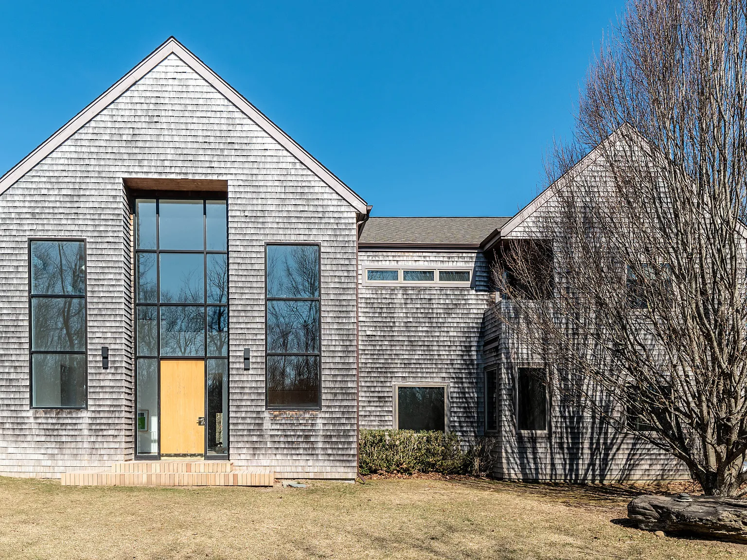 Sag Harbor Modern Retreat With 5 Bedrooms, Pool & Poolhouse — Photo 1