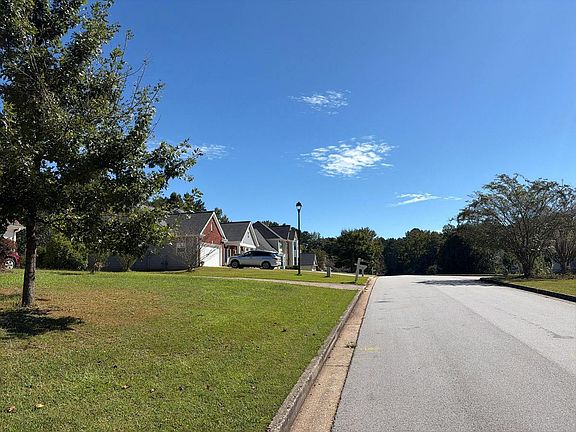 4th image of 172 Devynwood Ln