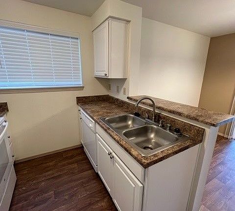 3rd image of 2877 Danbury Ln SW APT 1533