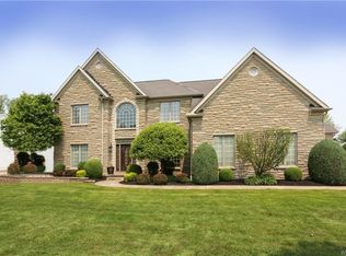 135 Via Foresta Ln, Buffalo, NY 14221