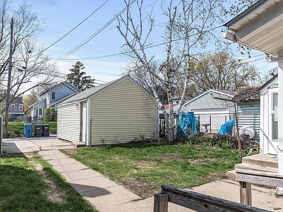 3rd image of 2444 12th Ave S #2