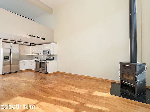 3rd image of 701 Minnesota St APT 202