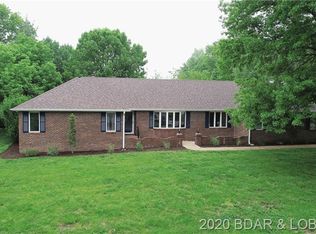 820 Rainbow Ln, Eldon, MO 65026