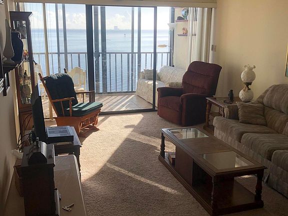 3rd image of 2467 S Washington Ave #401