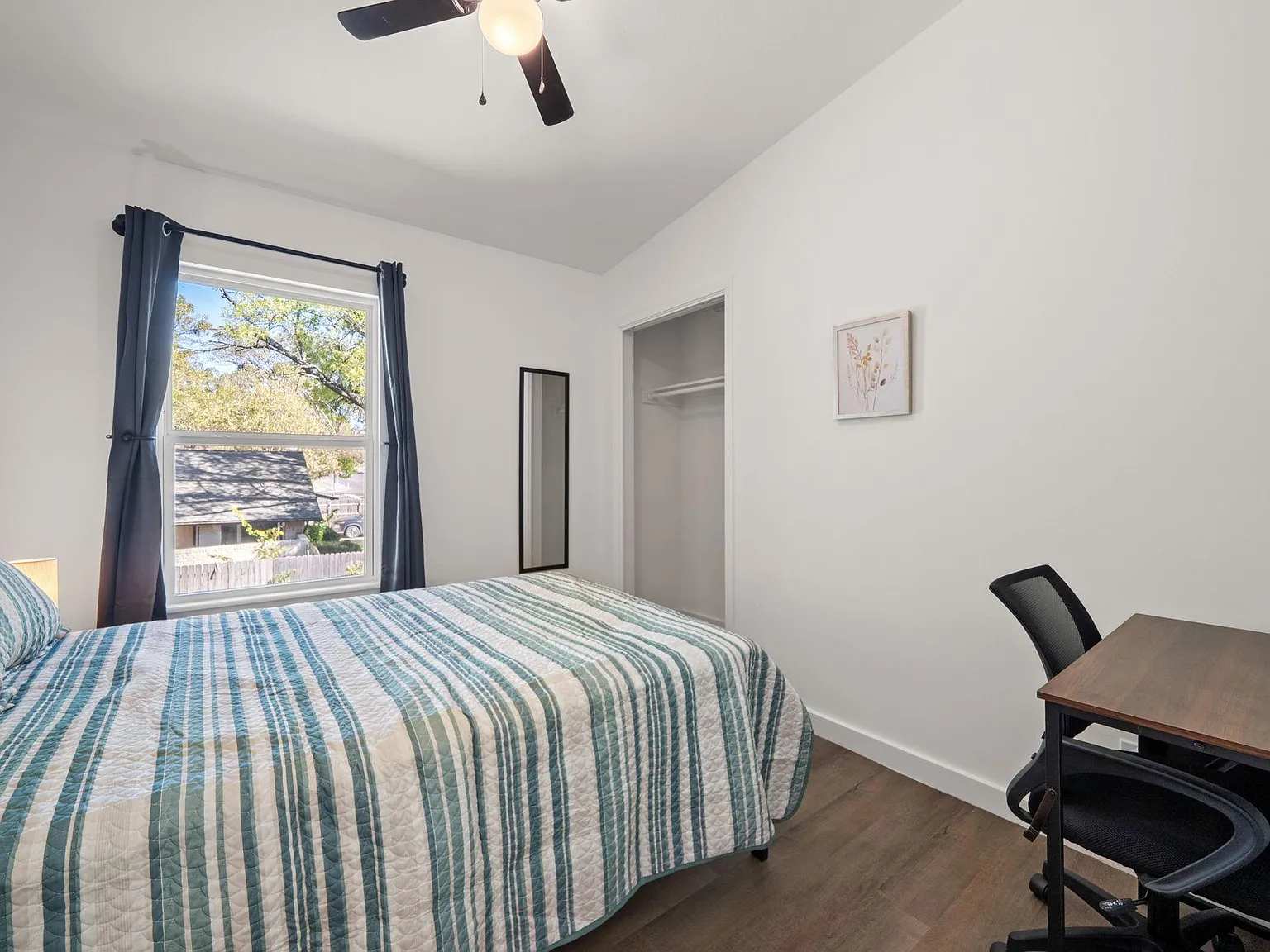 4 bed, 4.0 bath, 2284 sqft, $854 — Photo 2