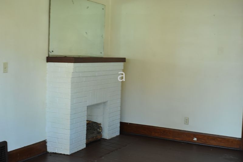 2nd image of 537 E Boston Ave