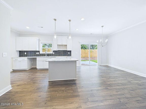 5th image of 209 Telluride Court