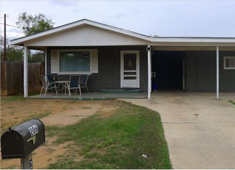 206 E Frio St, Dilley, TX 78017 Zillow