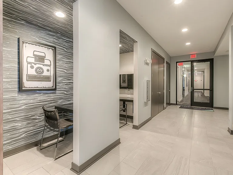 The Royale at CityPlace — Photo 37