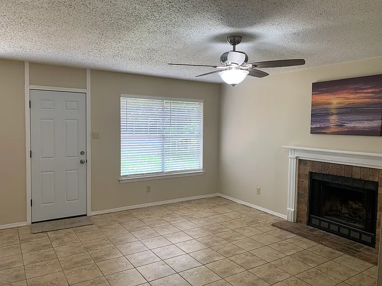 Shadow Wood Dr — Photo 8