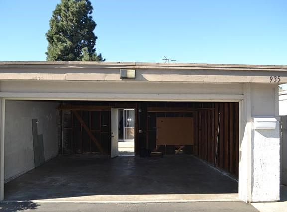 5th image of 935 S Cedarwood Ln