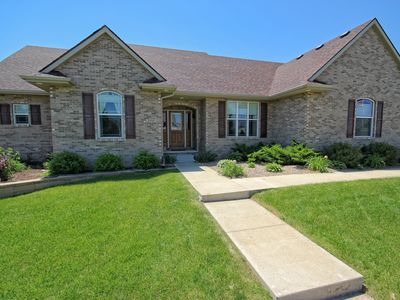 8990 Lake Dr, West Des Moines, IA, 50266