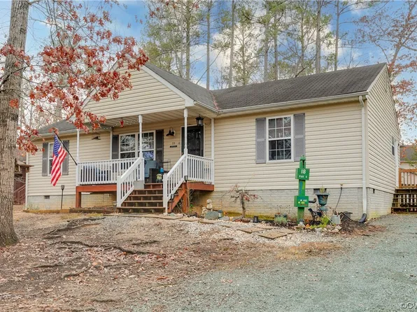 33 Englewood Dr, Palmyra, VA 22963