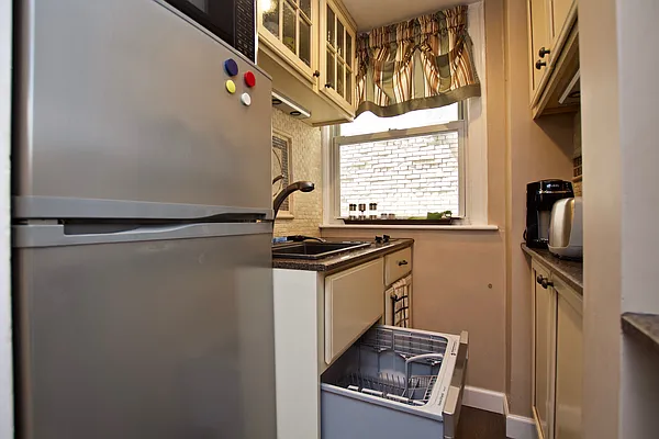 Rented by Steven Corcoran Real Estate | media 3