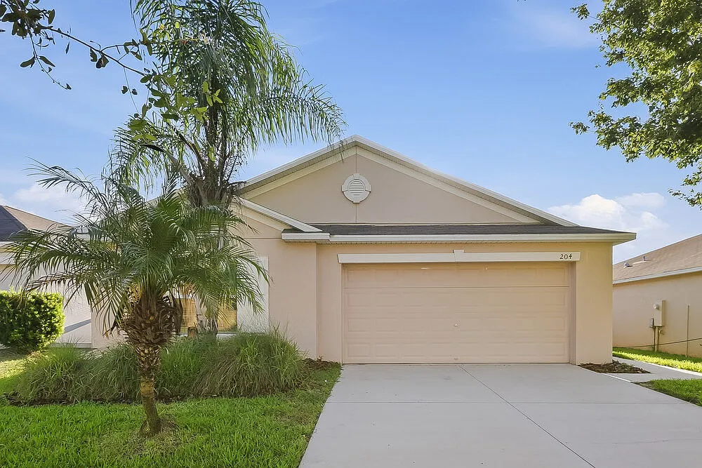 4 bed, 2.0 bath, 1835 sqft, $2,395 — Photo 1