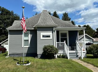303 N Davis St, Wolcott, IN 47995