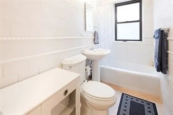 Sold by Douglas Elliman | media 20