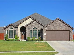 1052 Cydnie St, Kennedale, TX 76060