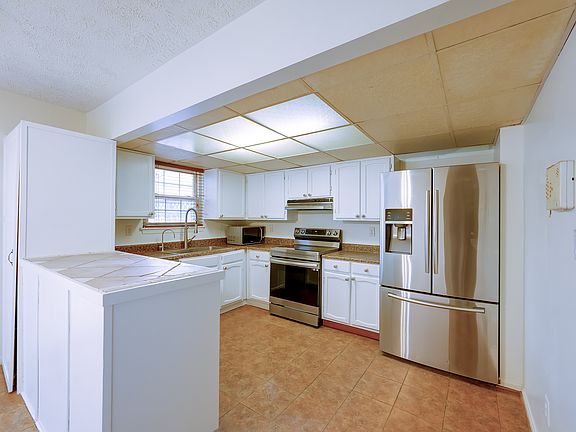 5th image of 1103 Knoll Mist Ln