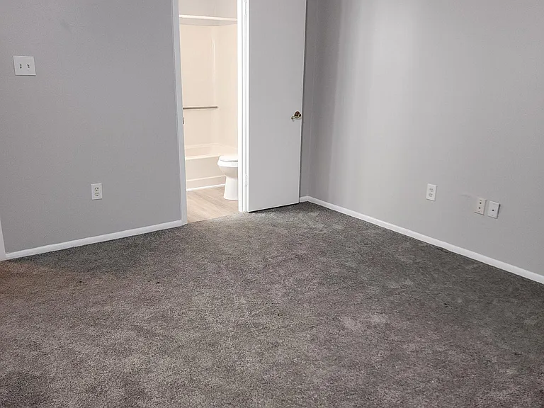 820 Meadow Glen Ave #D — Photo 16
