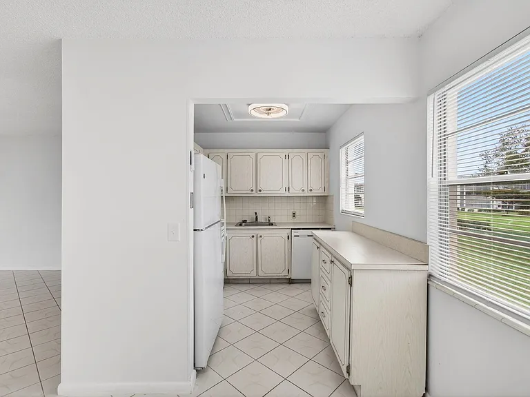 360 Fanshaw — Photo 16