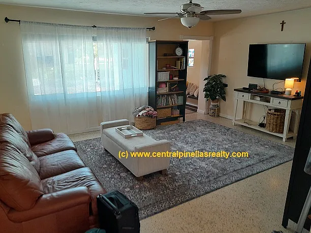2643 Morningside Dr — Photo 3
