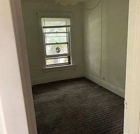 5th image of 105 Fox St #1