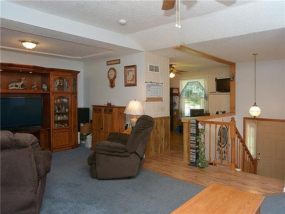 3rd image of 5431 Hazen Ave