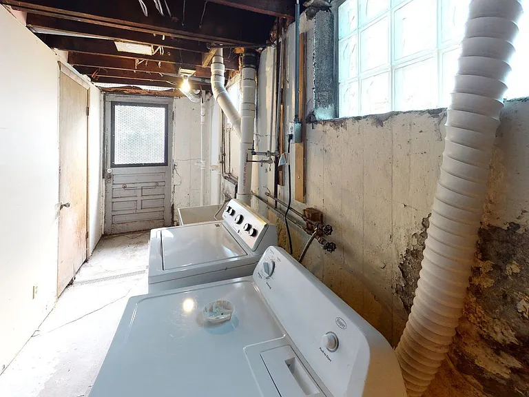 229 Atkinson St #1 — Photo 8