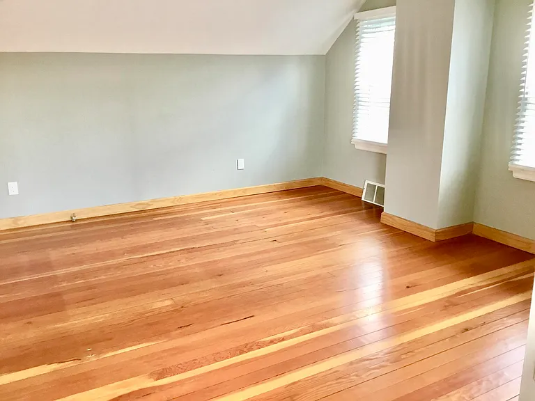 520 S Kenwood Ave — Photo 9