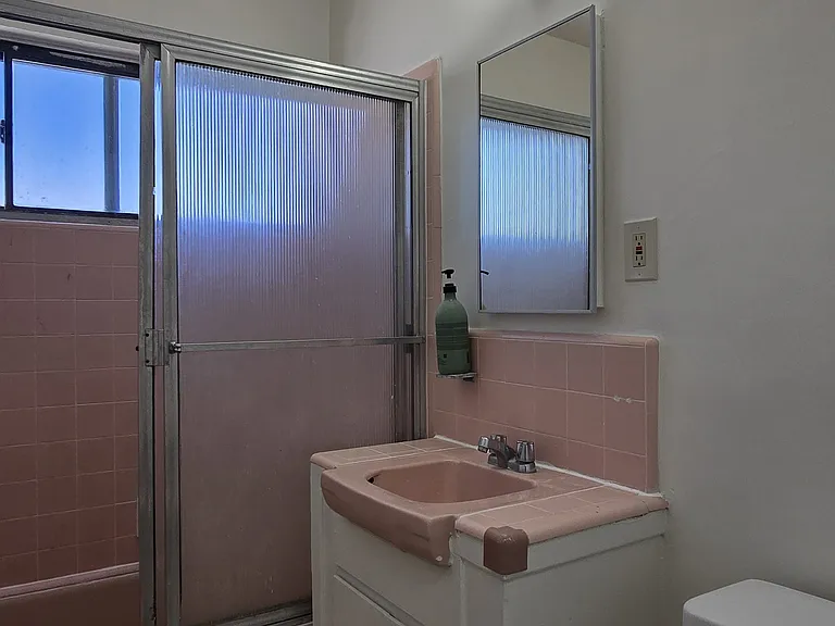 1204 N Wilton Pl #6 — Photo 11