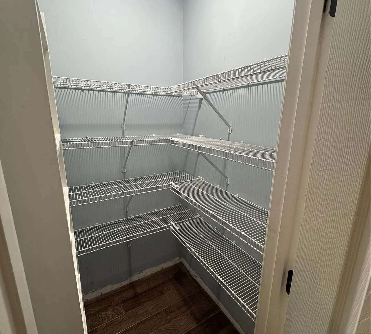 3 bed, 2848 sqft, $2,400 — Photo 4