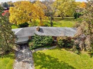 1500 Christina Ln, Northbrook, IL