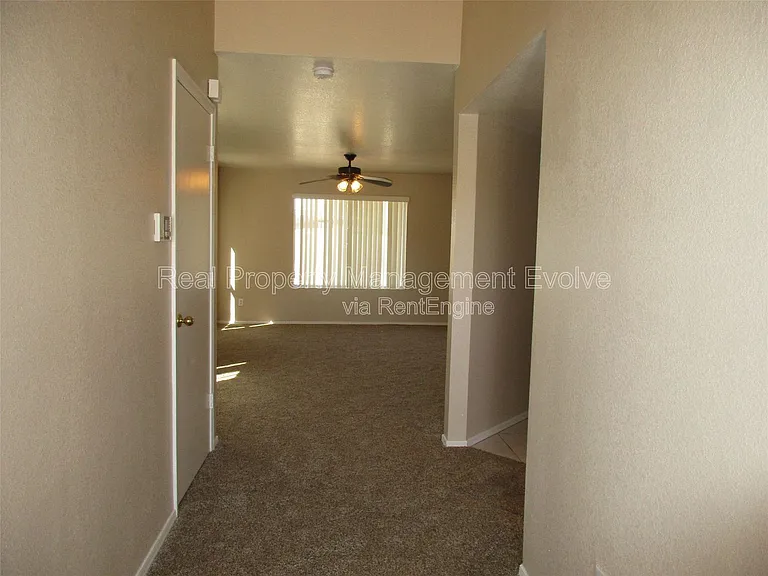 7418 W Eva St — Photo 5