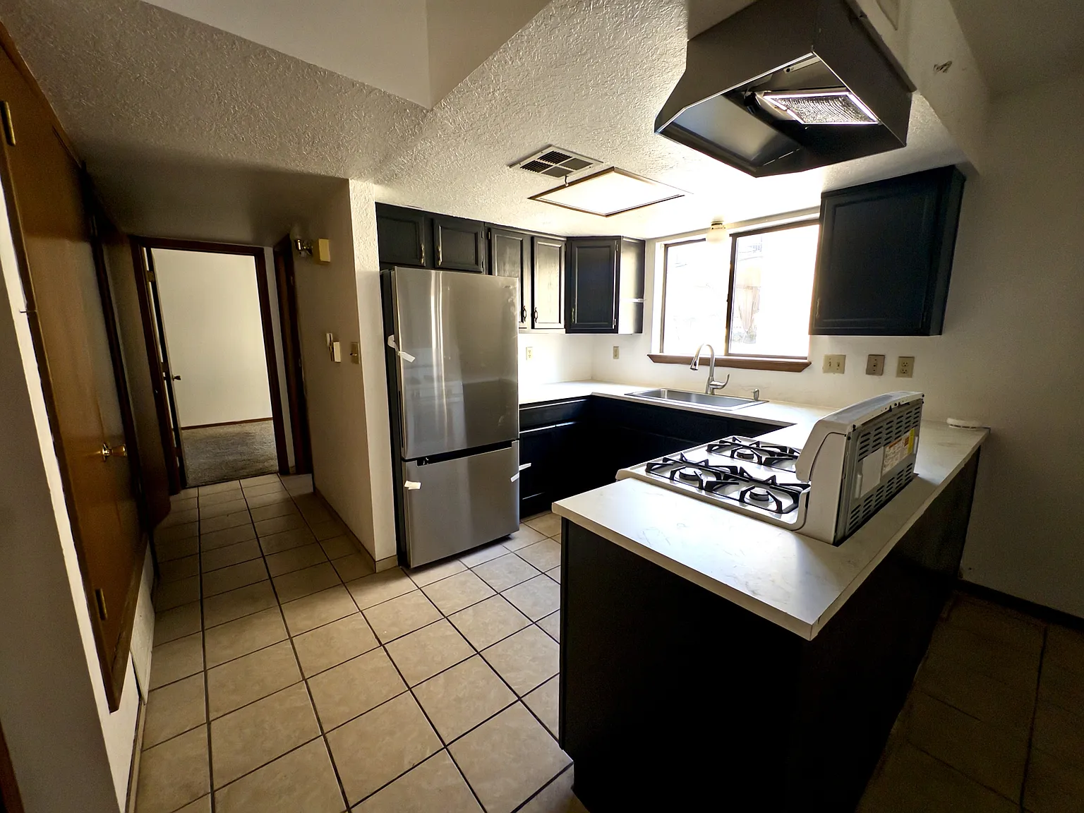 1633 Ebony Avenue - 1 — Photo 3