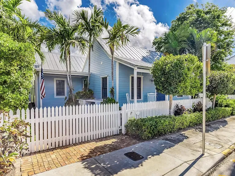 629 Elizabeth St — Photo 35