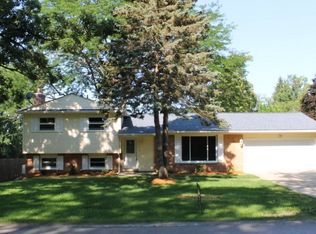 596 Robinson Rd, Jackson, MI 49203