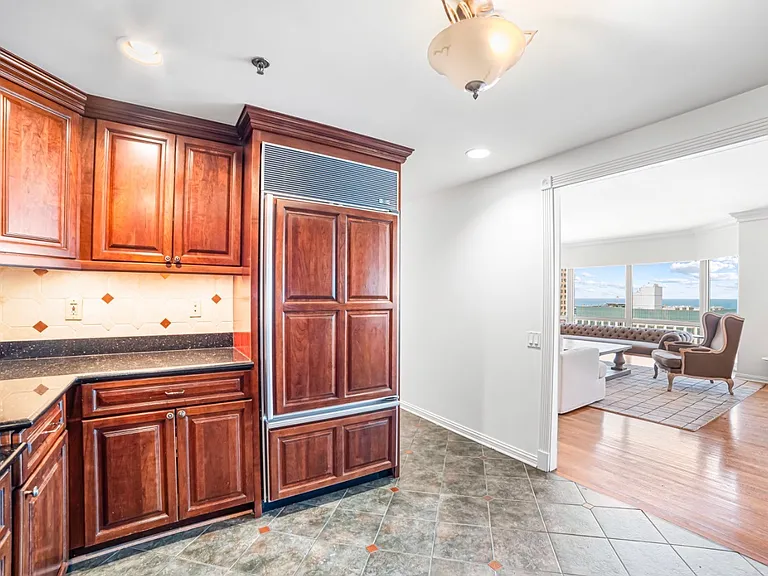 100 E Huron St #3504 — Photo 17