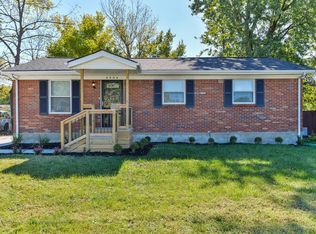 4904 Abstain Ct, Louisville, KY 40218