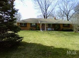 7917 Fir Dr, Temperance, MI 48182